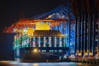 Containerterminal in der Nacht